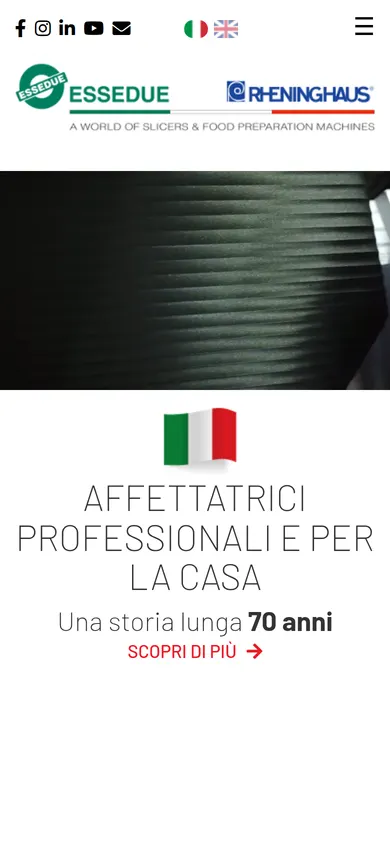 La prima schermata della home di oggi sul telefono: il video della fabbrica e il titolo in maiuscolo sotto la bandiera